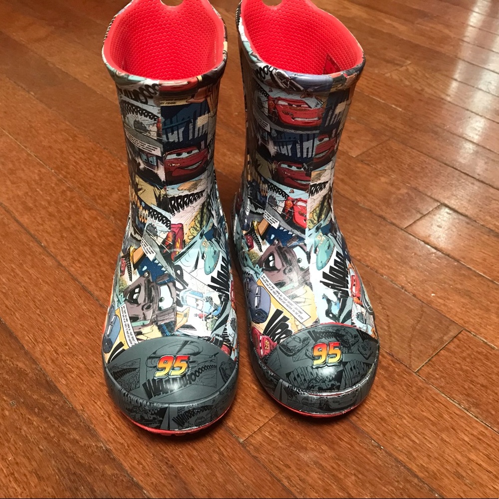 Boys “cars” crocs rain boots!